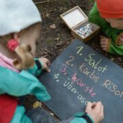 naturspielwald_waldschule_mittagsmenü_kreide_tafel